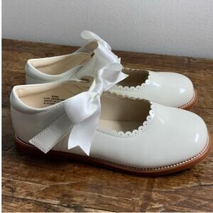 Felix & Flora White Dress shoes‎ size 1